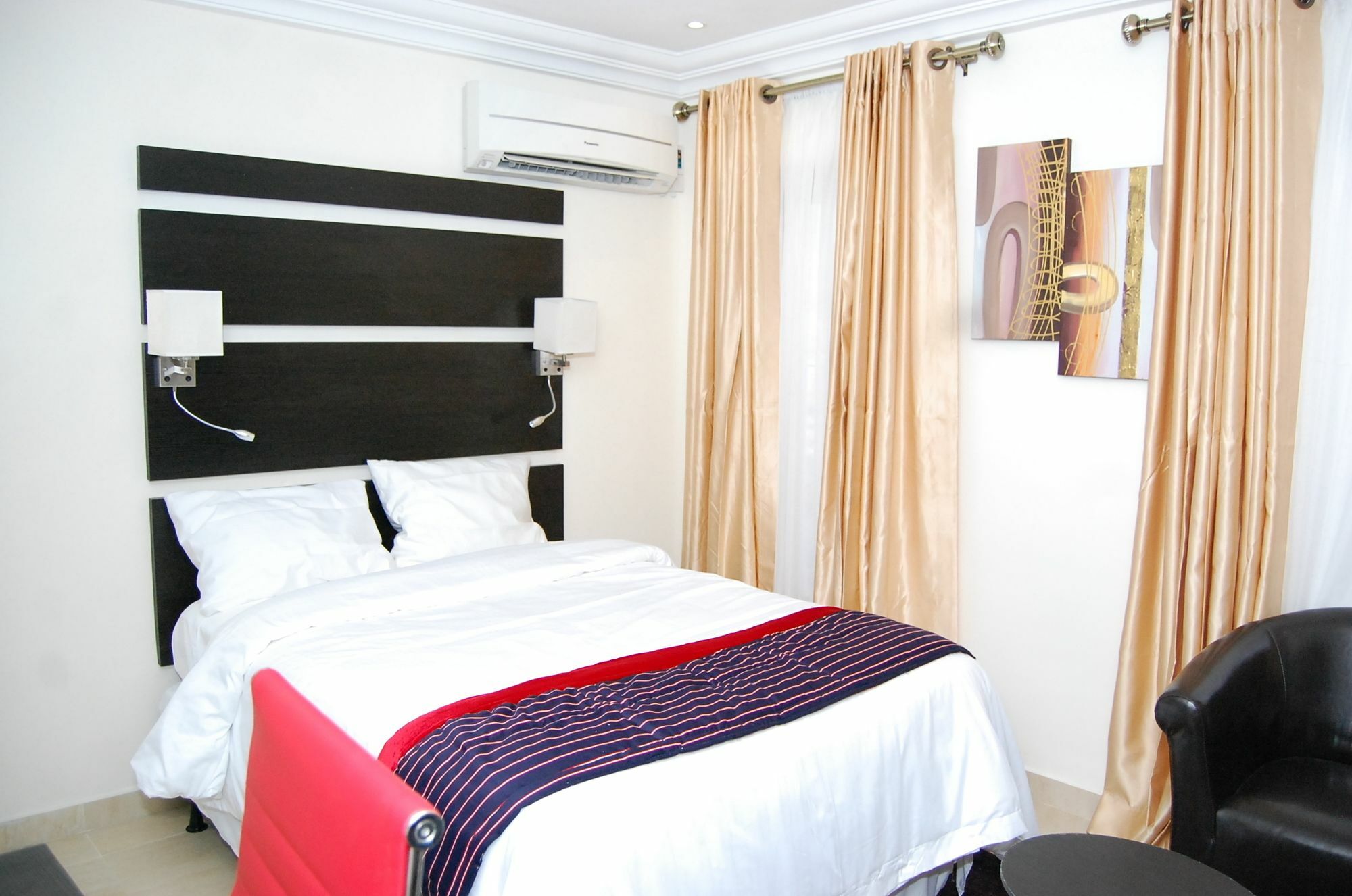 The Montrose Hotel Lekki Extérieur photo
