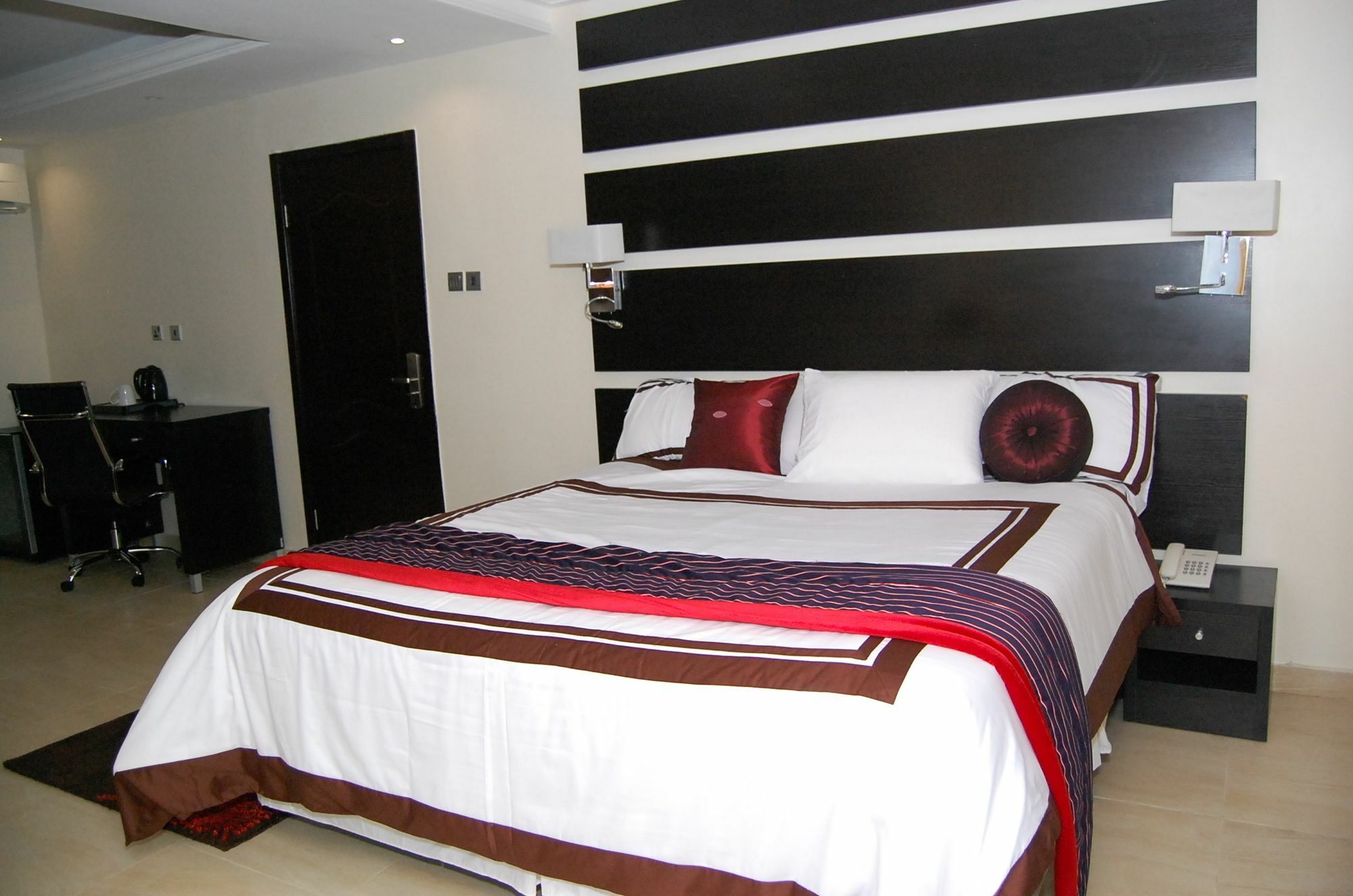The Montrose Hotel Lekki Extérieur photo