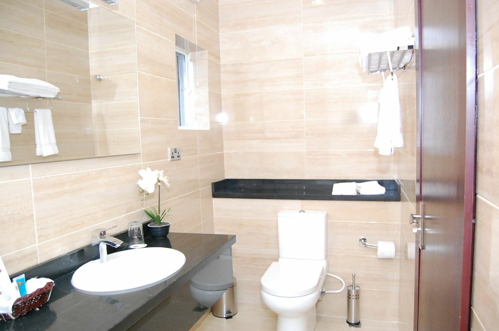 The Montrose Hotel Lekki Extérieur photo